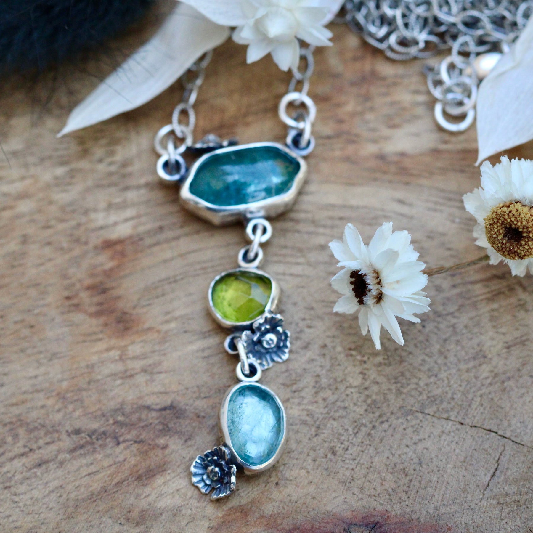Wildflower wanderings Kyanite peridot and poppies necklace