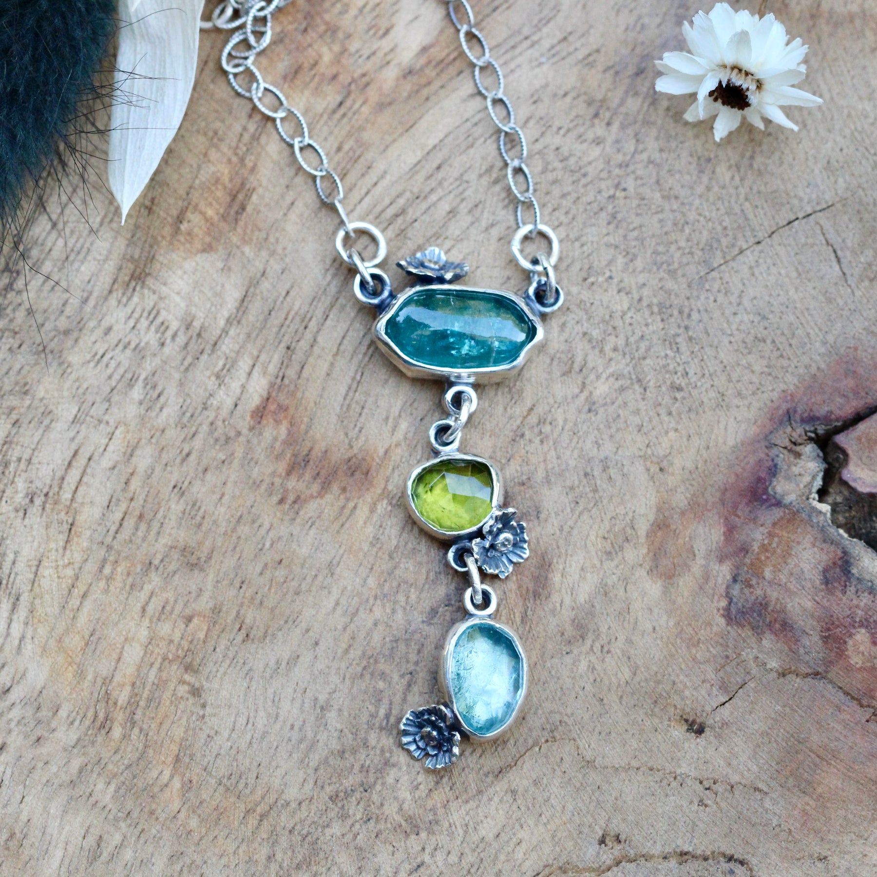Wildflower wanderings Kyanite peridot and poppies necklace