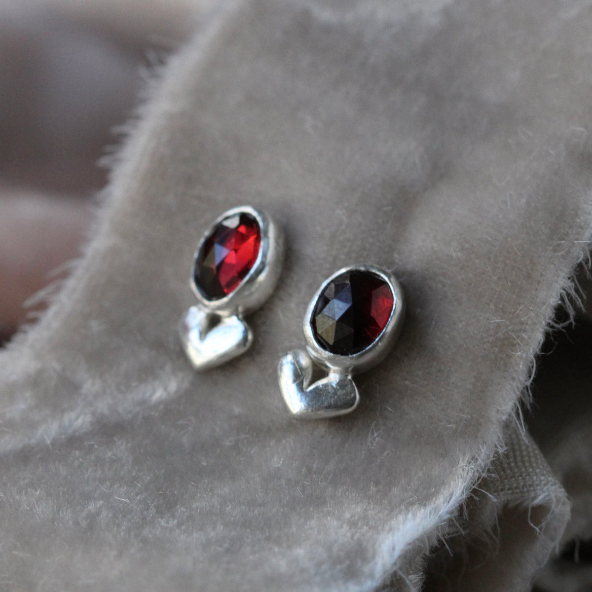 LOVE NOTES Garnet and Sculpted Heart sterling silver Post Earrings