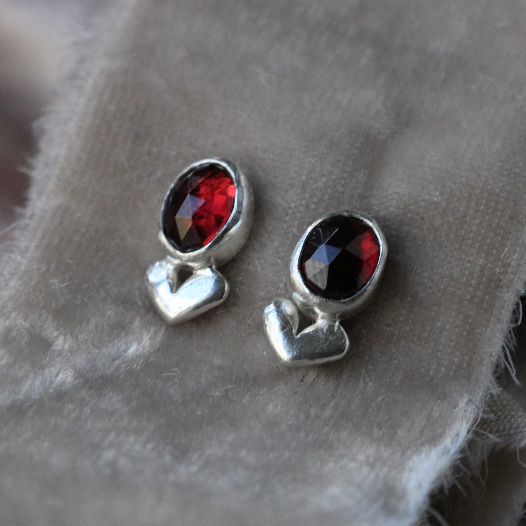 LOVE NOTES Garnet and Sculpted Heart sterling silver Post Earrings
